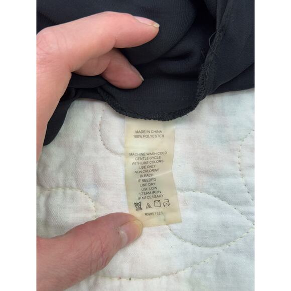 Vince Camuto S black women’s open shoulder top - Picture 8 of 9